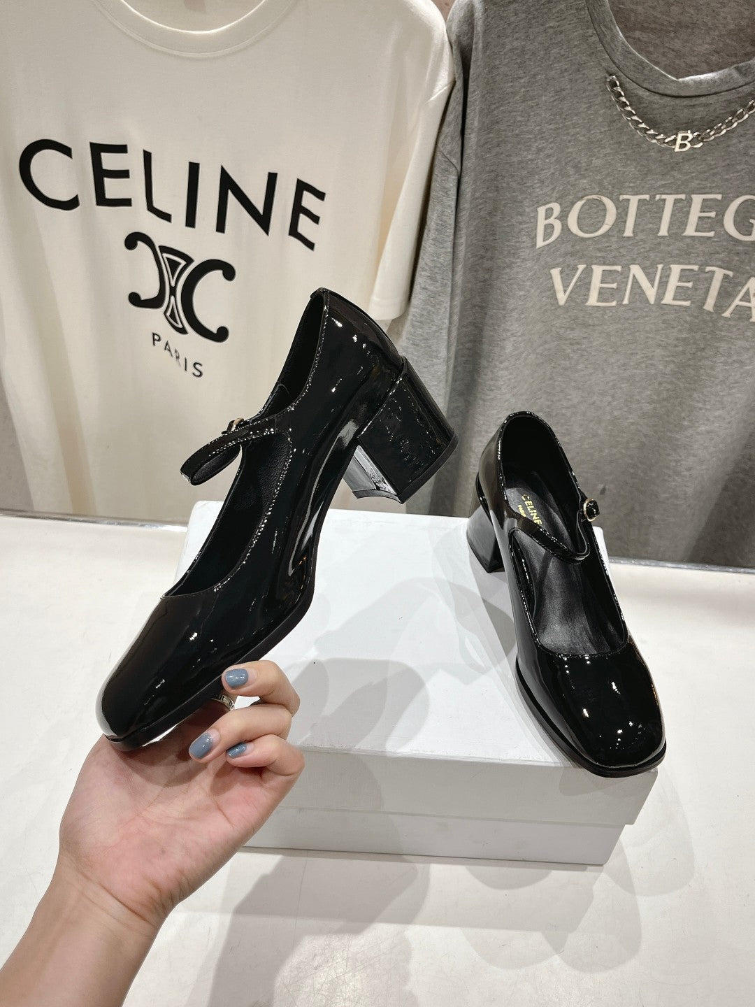 MEDIUM - HEEL MARY JANE SHOES IN BLACK GLOSSY CALFSKIN - 35