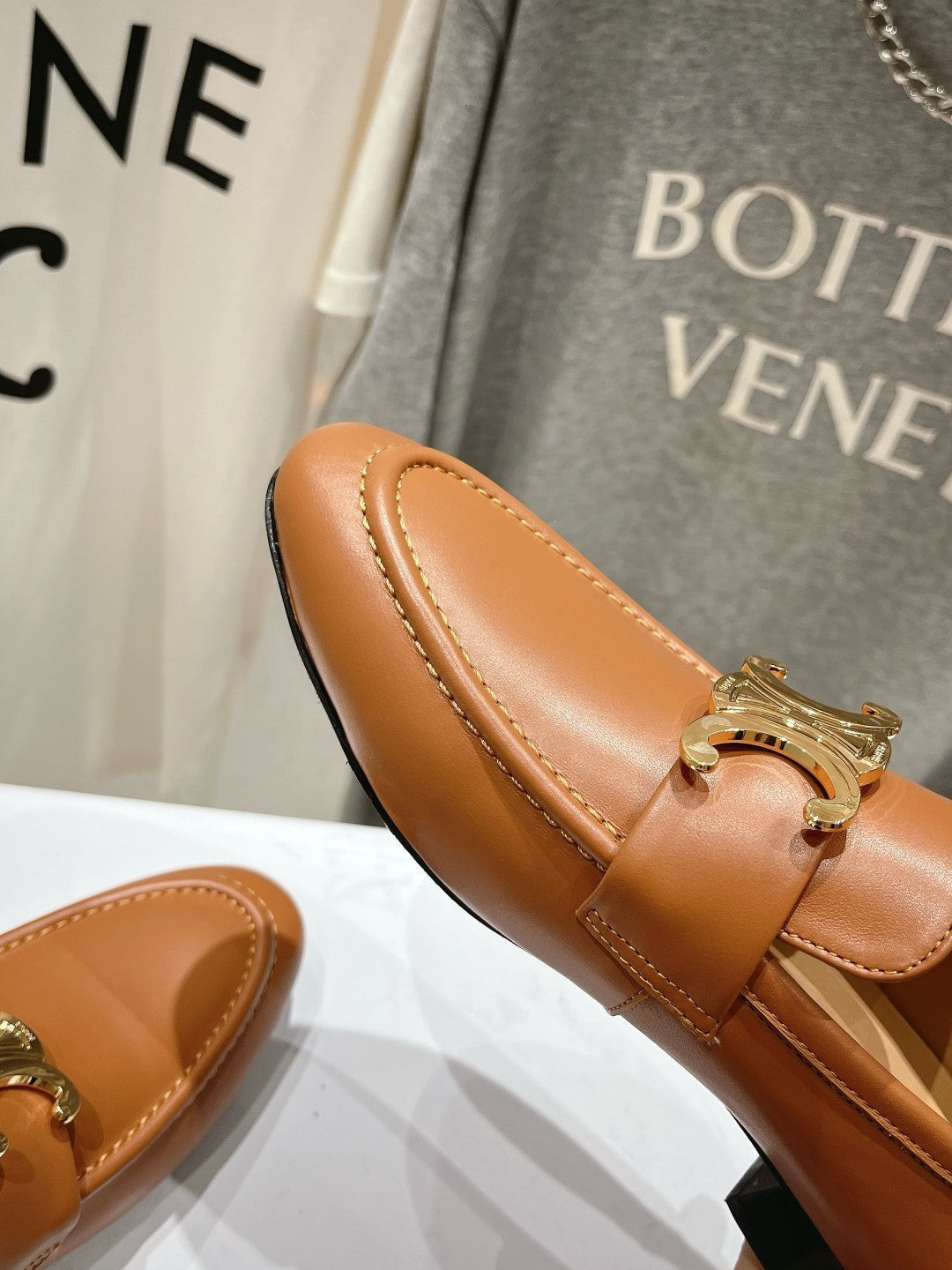 TRIOMPHE LOAFER IN BRONZE BROWN SMOOTH CALFSKIN GOLD HARDWARE - 35