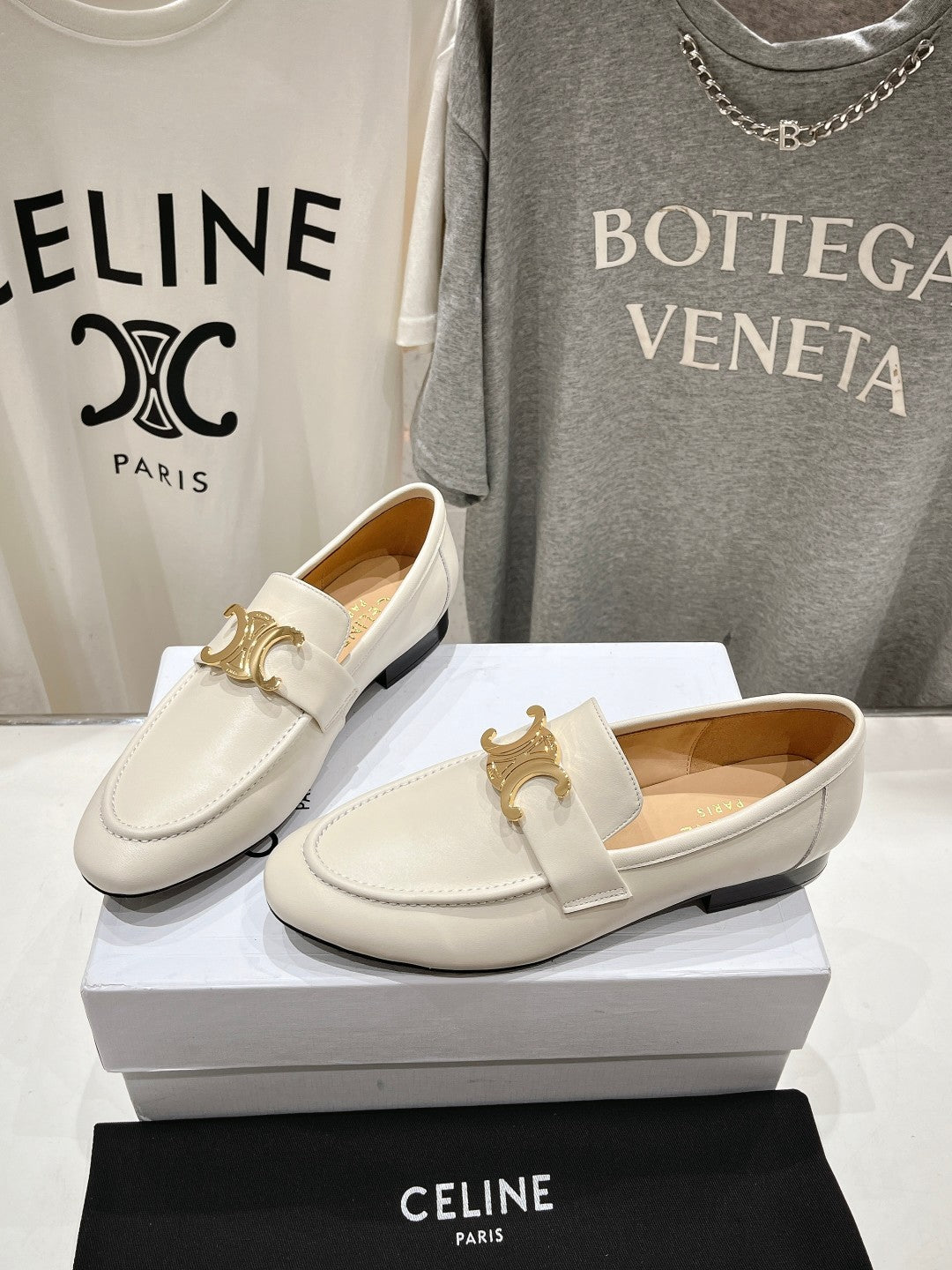 TRIOMPHE LOAFER IN WHITE SMOOTH CALFSKIN GOLD HARDWARE - 35