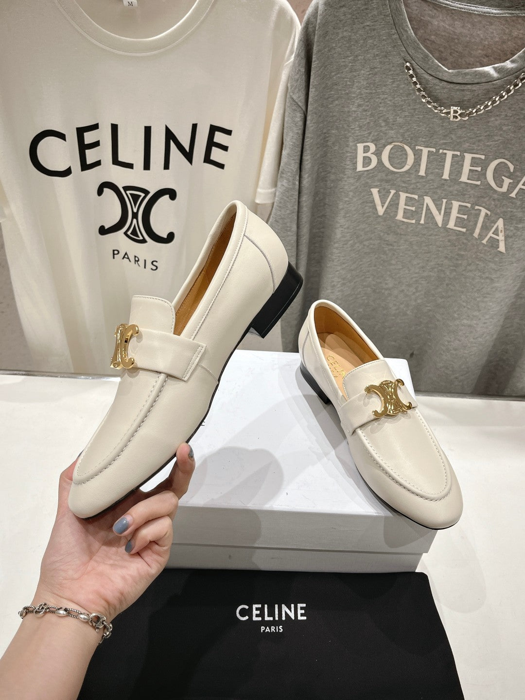TRIOMPHE LOAFER IN WHITE SMOOTH CALFSKIN GOLD HARDWARE - 35