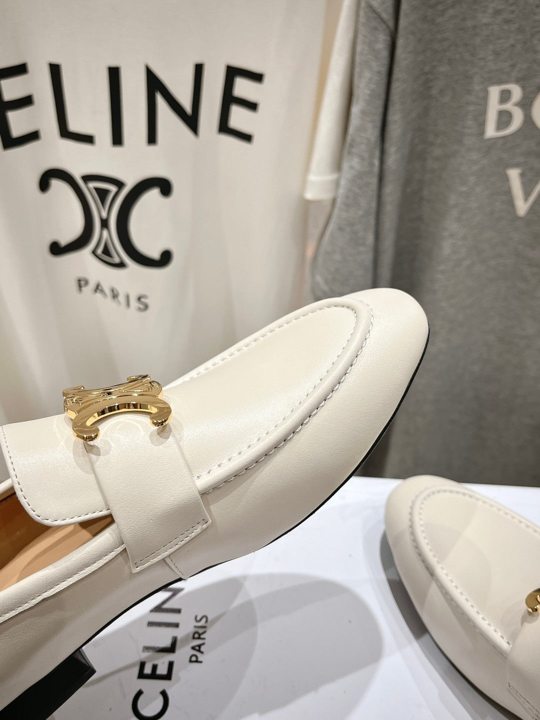 TRIOMPHE LOAFER IN WHITE SMOOTH CALFSKIN GOLD HARDWARE - 35