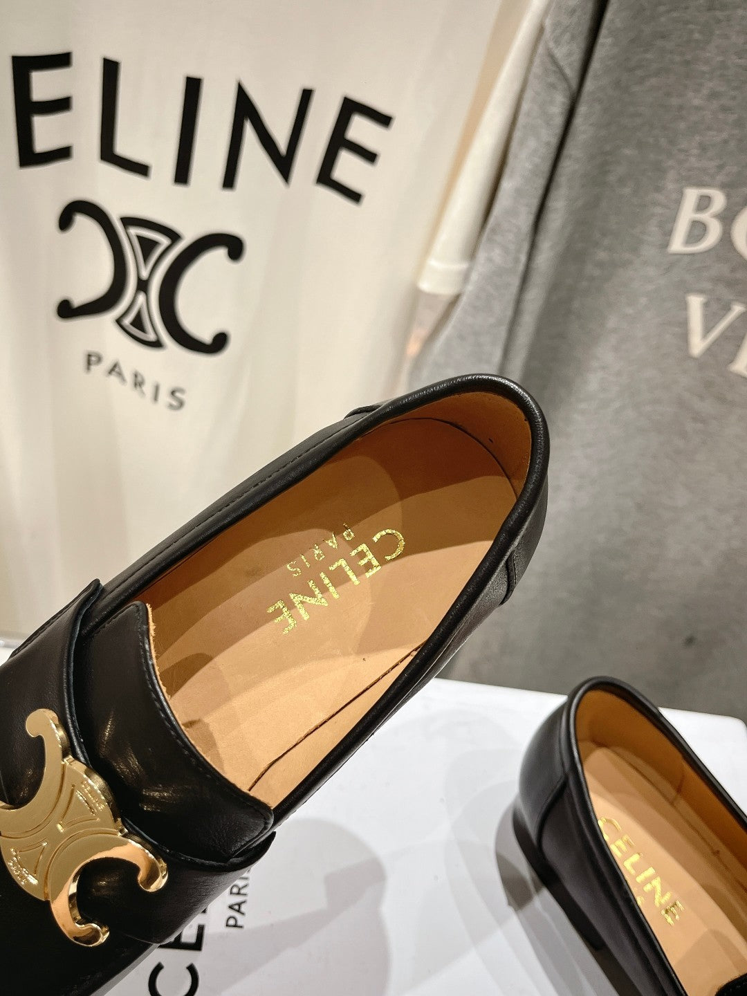 TRIOMPHE LOAFER IN BLACK SMOOTH CALFSKIN GOLD HARDWARE - 35