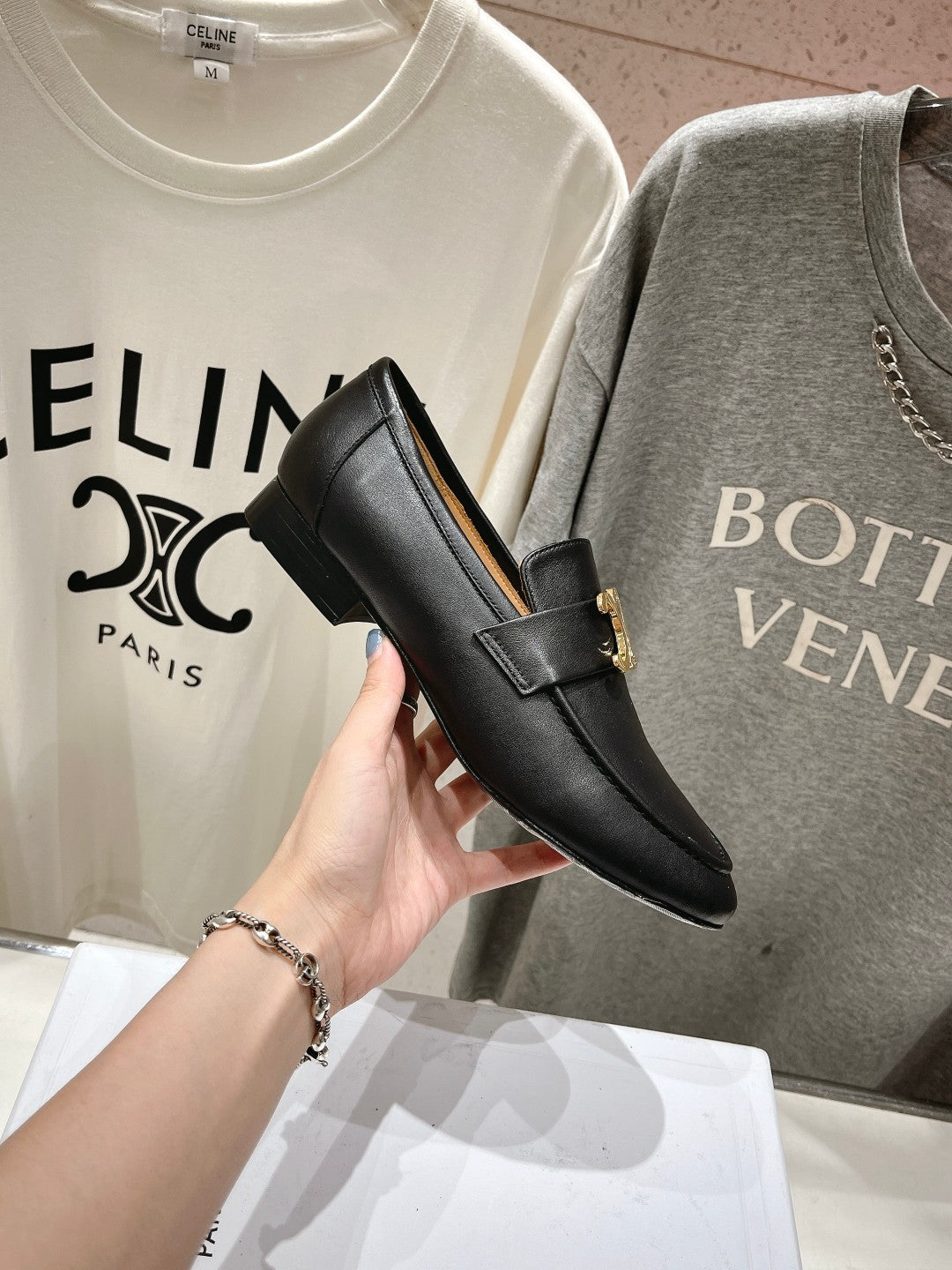 TRIOMPHE LOAFER IN BLACK SMOOTH CALFSKIN GOLD HARDWARE - 35