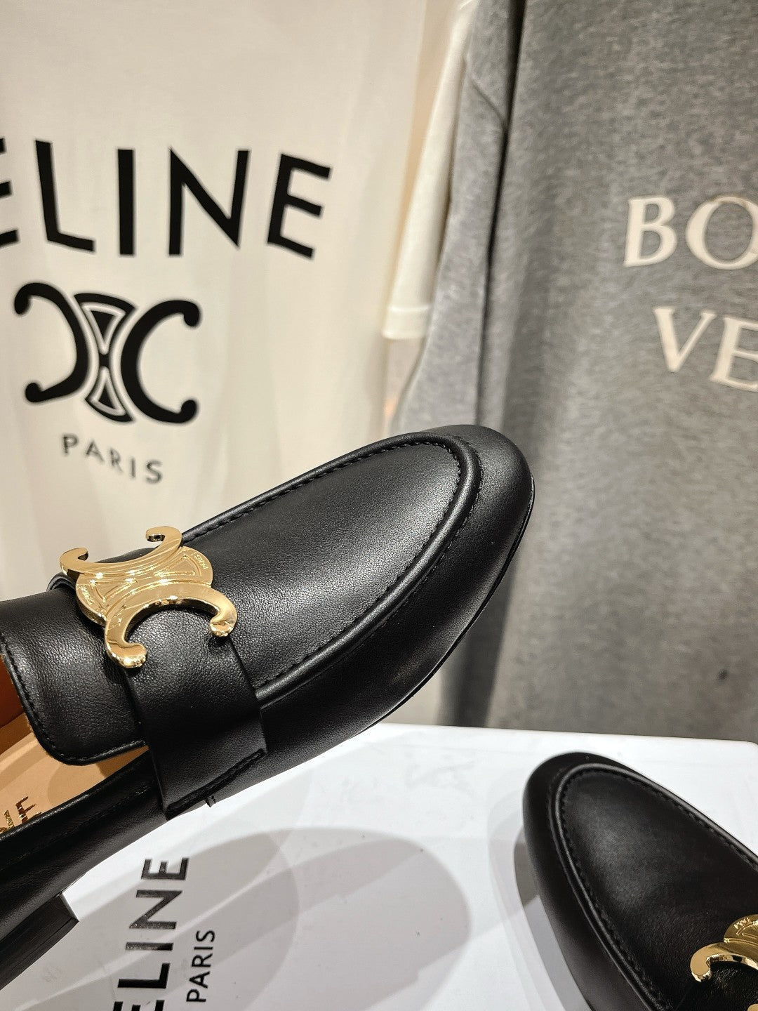 TRIOMPHE LOAFER IN BLACK SMOOTH CALFSKIN GOLD HARDWARE - 35