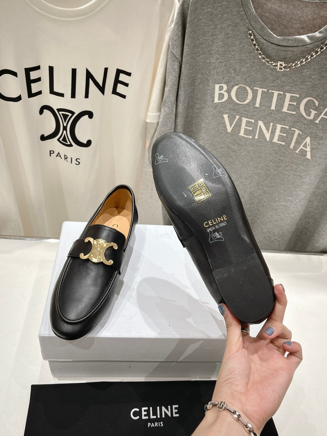 TRIOMPHE LOAFER IN BLACK SMOOTH CALFSKIN GOLD HARDWARE - 35