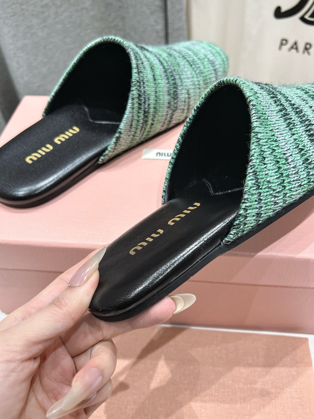 KNITTED MULES IN LIGHT GREEN MIX BLACK WOOL - 35