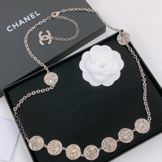 TWISTED CHAIN BELT WITH RHINESTONES AND LOGO PLATE IN SILVER TONE - 30