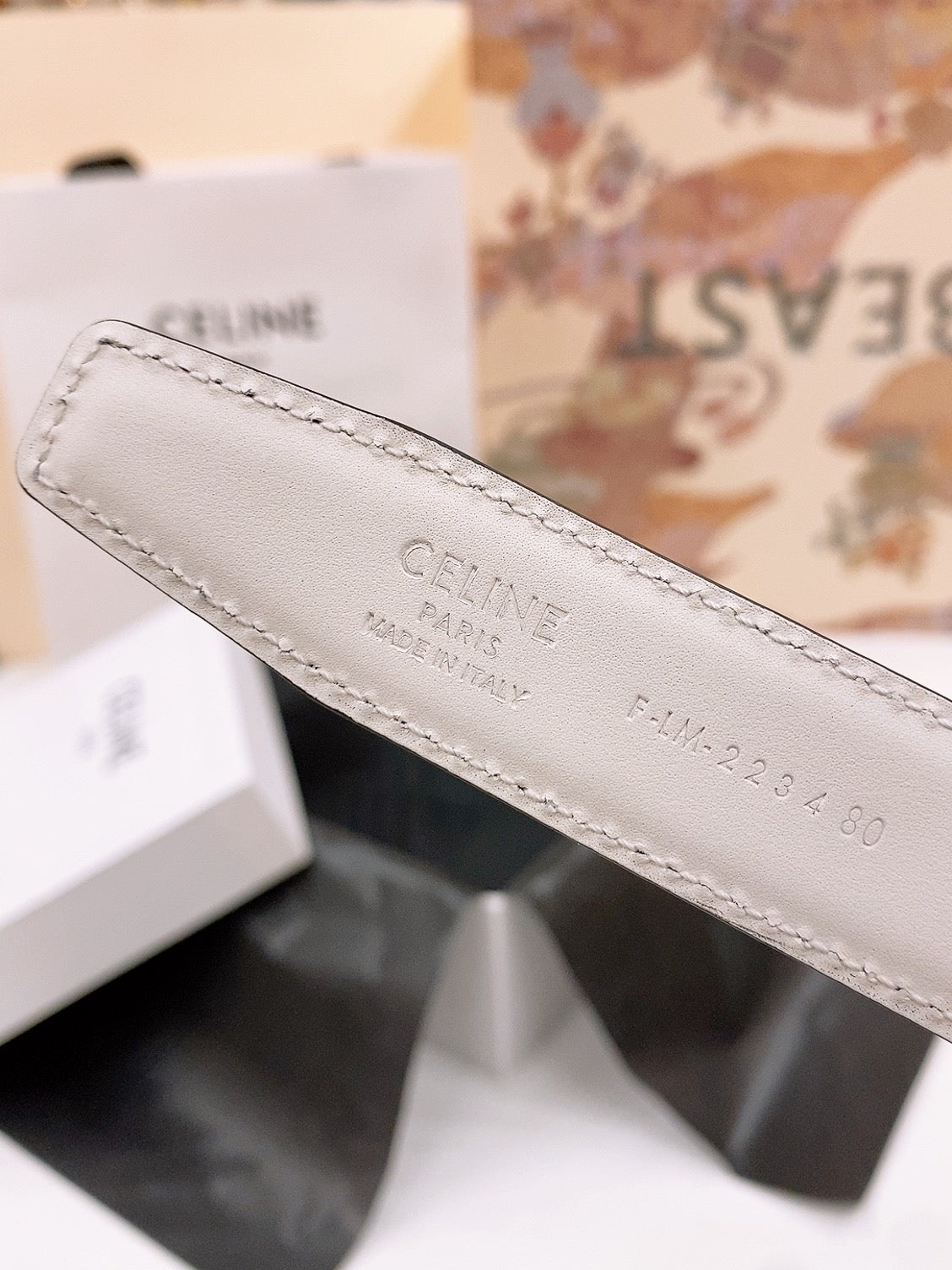 CELINE 25S BELT 25MM REVERSIBLE TRIOMPHE IN WHITE BLACK CALFSKIN 565543 - 26 - 28