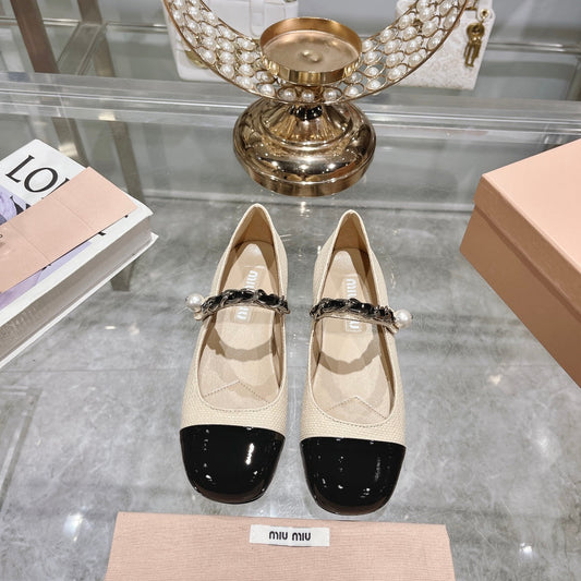 MARY JANE SANDAL CAP TOE BRIGHT CREAM SHEEPSKIN - 35