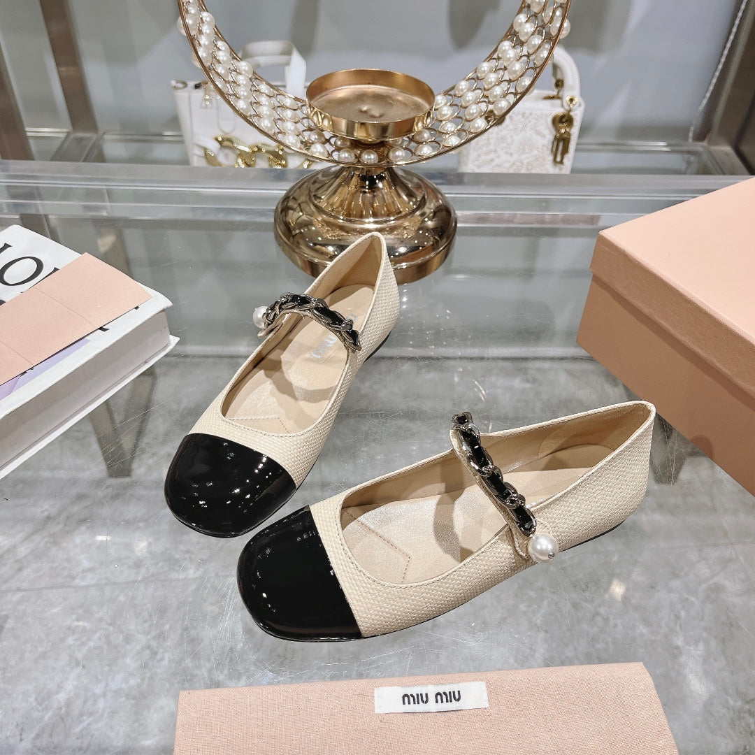 MARY JANE SANDAL CAP TOE BRIGHT CREAM SHEEPSKIN - 35