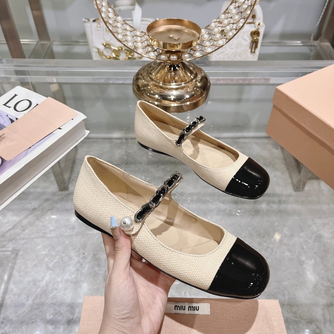MARY JANE SANDAL CAP TOE BRIGHT CREAM SHEEPSKIN - 35