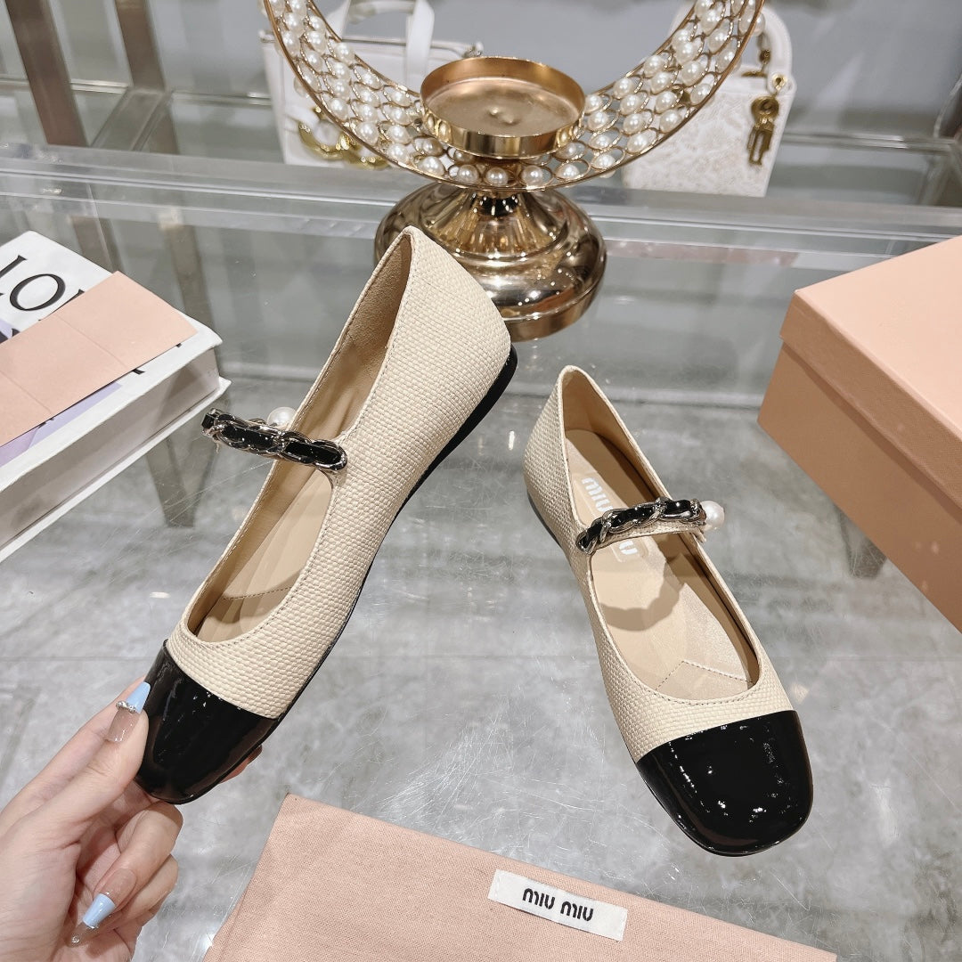 MARY JANE SANDAL CAP TOE BRIGHT CREAM SHEEPSKIN - 35