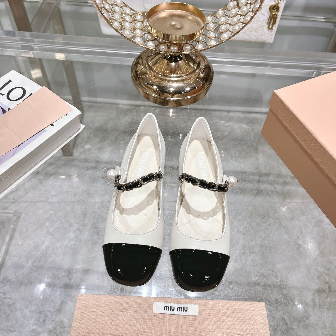 MARY JANE SANDAL CAP TOE WHITE SHEEPSKIN - 35