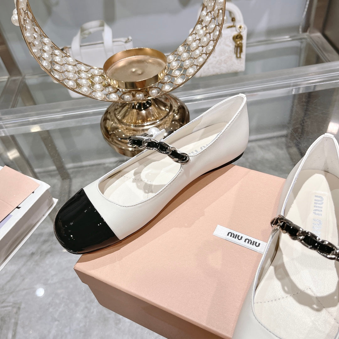 MARY JANE SANDAL CAP TOE WHITE SHEEPSKIN - 35