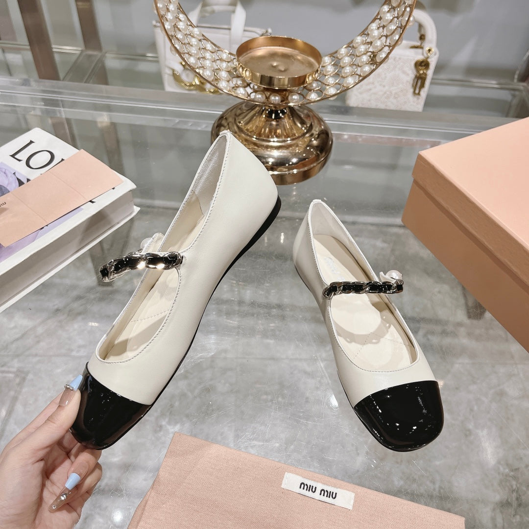 MARY JANE SANDAL CAP TOE WHITE SHEEPSKIN - 35