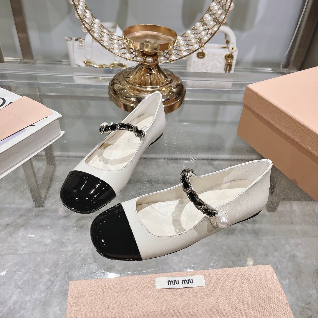 MARY JANE SANDAL CAP TOE WHITE SHEEPSKIN - 35