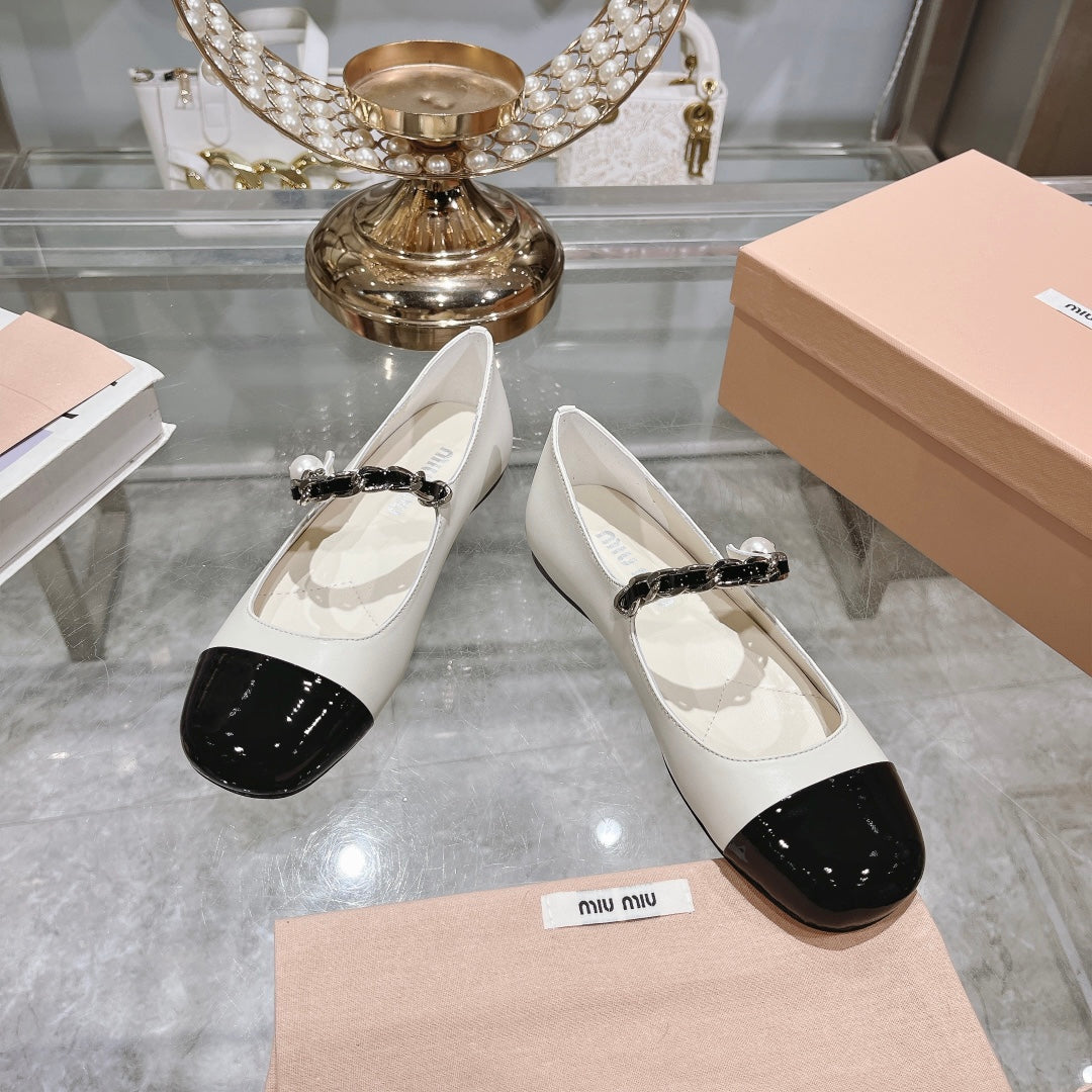 MARY JANE SANDAL CAP TOE WHITE SHEEPSKIN - 35
