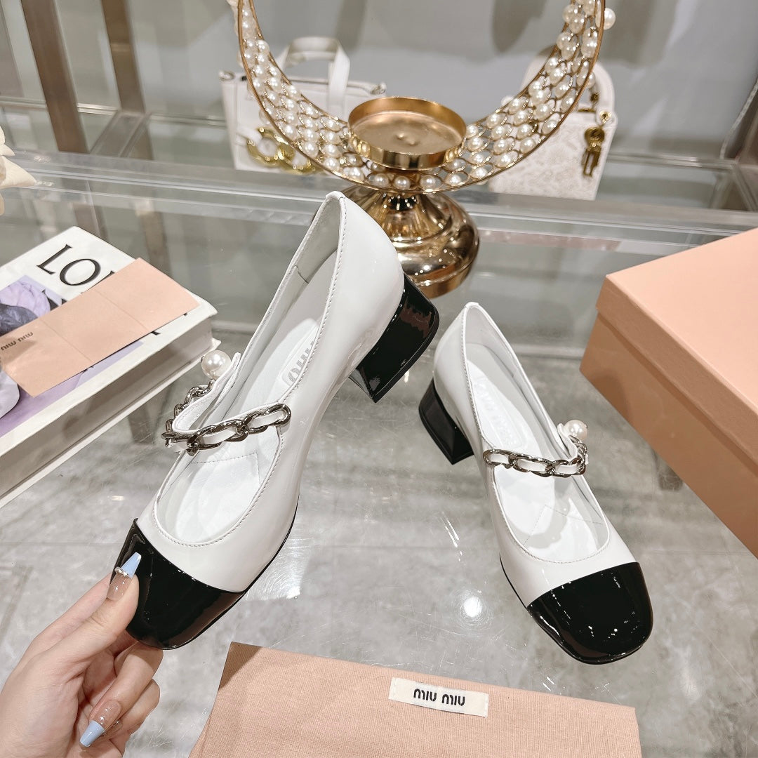 MARY JANE SANDAL CAP TOE WHITE SHEEPSKIN - MID HEEL - 35