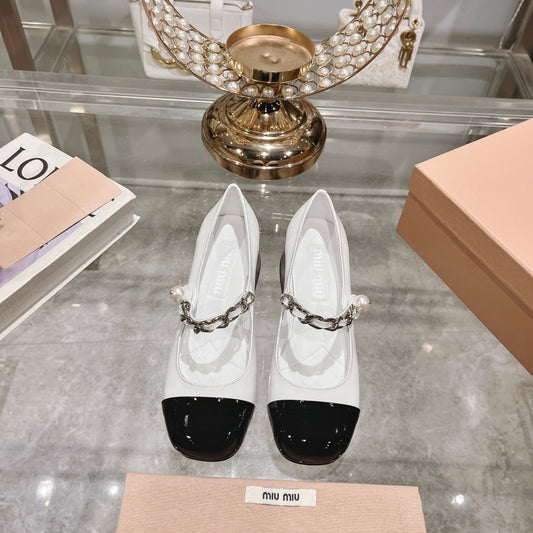 MARY JANE SANDAL CAP TOE WHITE SHEEPSKIN - MID HEEL - 35