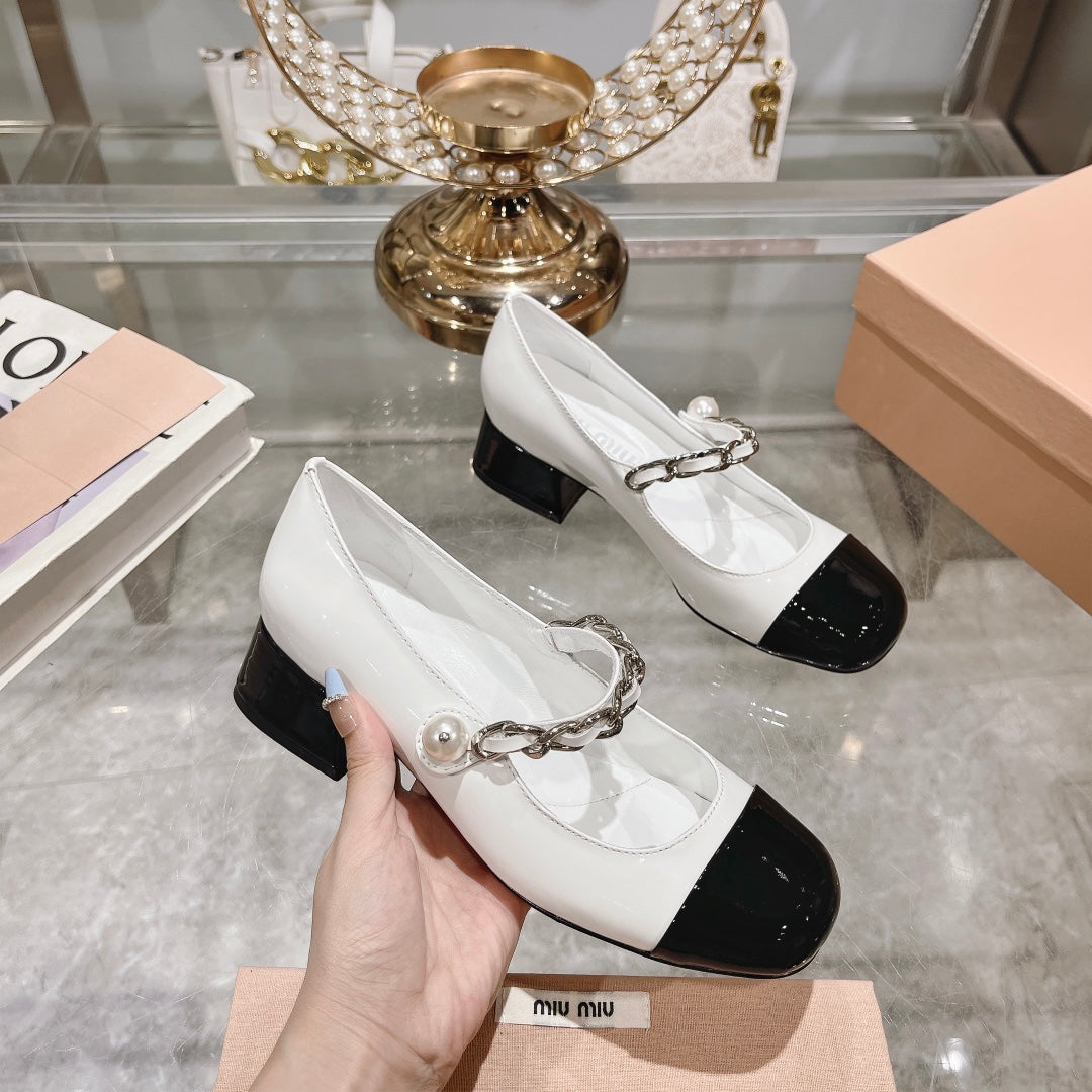 MARY JANE SANDAL CAP TOE WHITE SHEEPSKIN - MID HEEL - 35