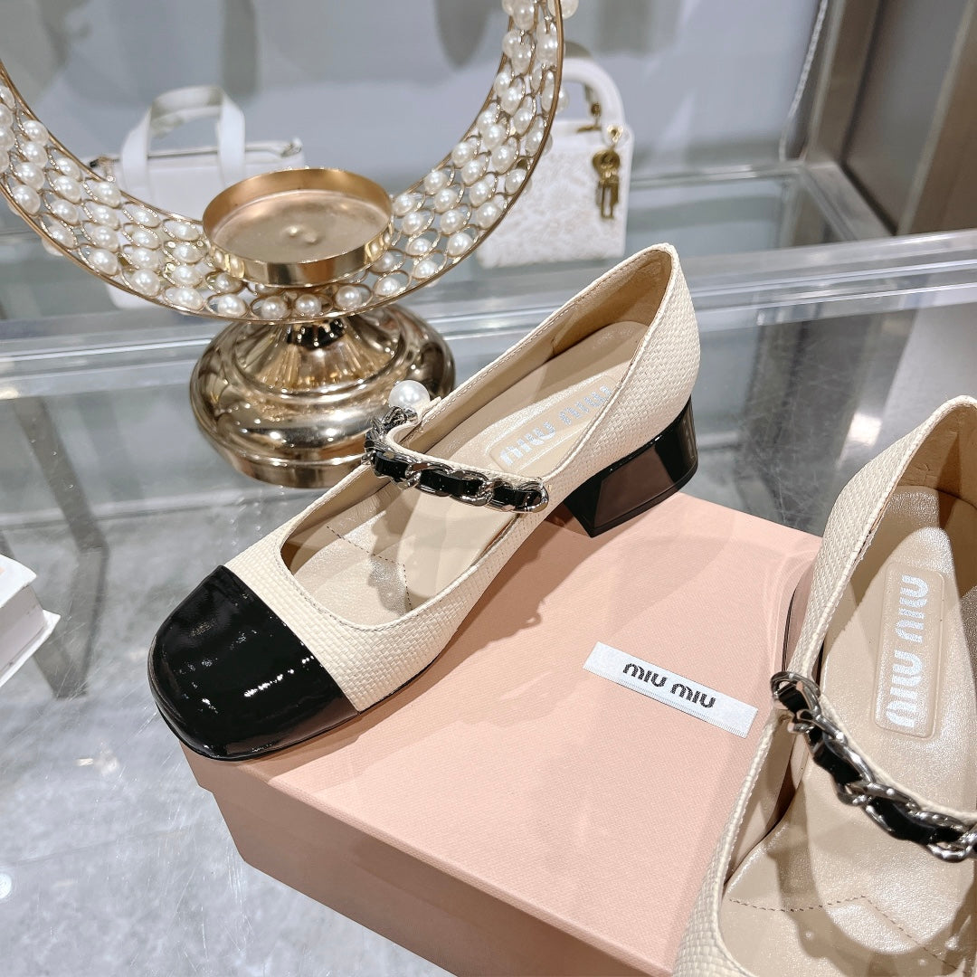 MARY JANE SANDAL CAP TOE BRIGHT CREAM SHEEPSKIN - MID HEEL - 35