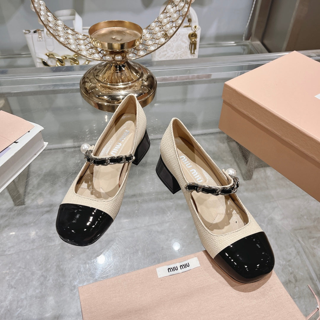 MARY JANE SANDAL CAP TOE BRIGHT CREAM SHEEPSKIN - MID HEEL - 35