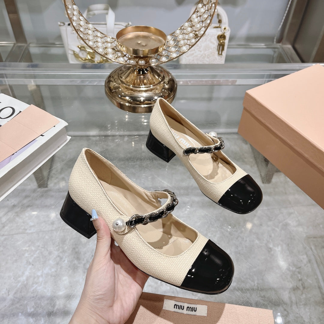 MARY JANE SANDAL CAP TOE BRIGHT CREAM SHEEPSKIN - MID HEEL - 35