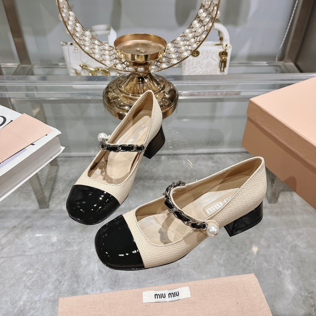 MARY JANE SANDAL CAP TOE BRIGHT CREAM SHEEPSKIN - MID HEEL - 35