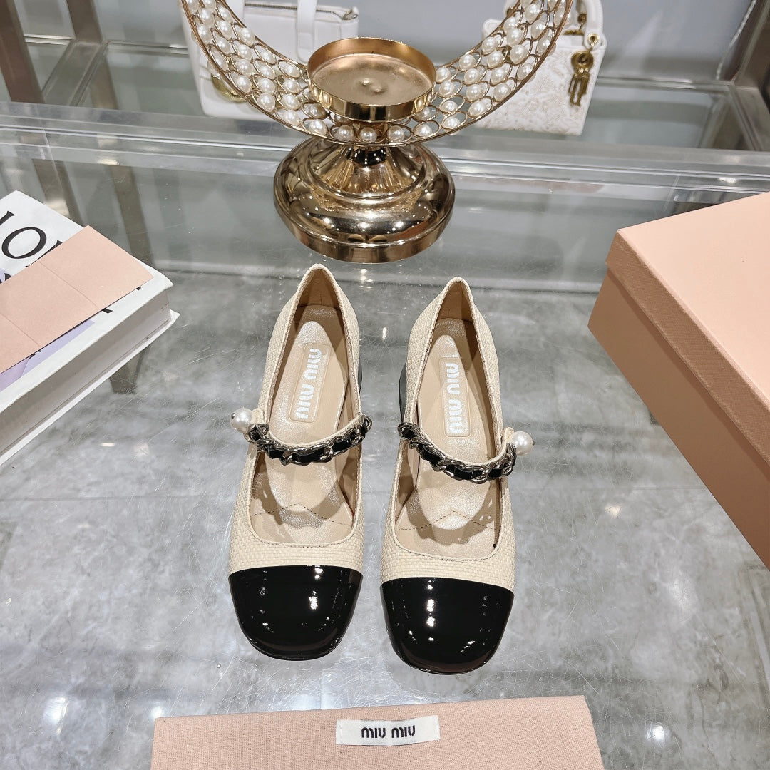 MARY JANE SANDAL CAP TOE BRIGHT CREAM SHEEPSKIN - MID HEEL - 35