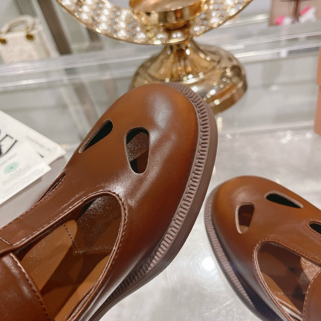 SANDAL CHESTNUT COLOR COWHIDE WITH STYLIZED T-STRING - 35