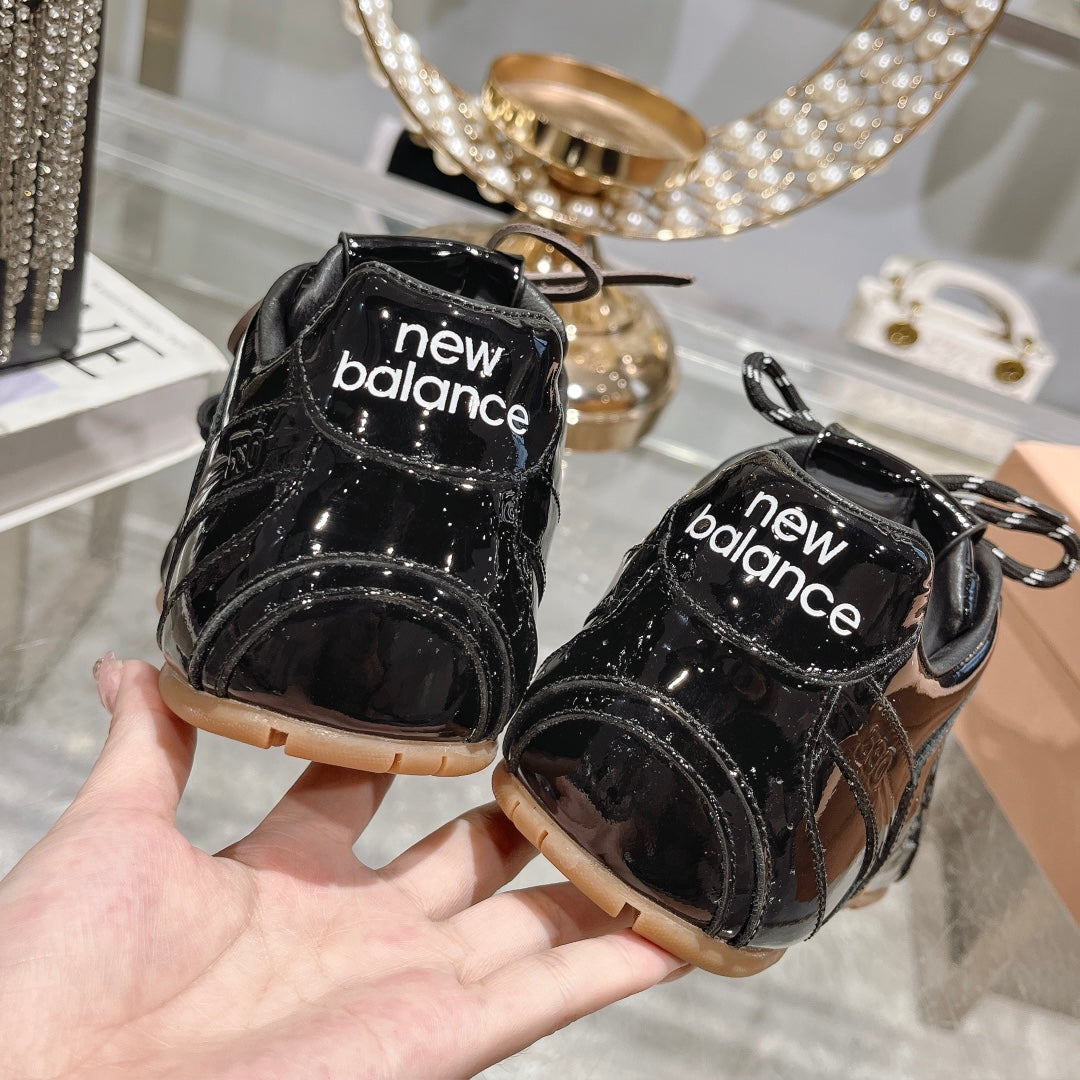 Glossy Black Sneakers NB Cowhide - 34