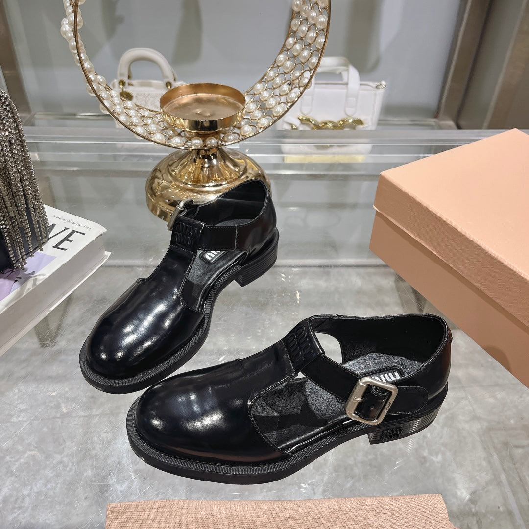 Sandal Black Cowhide With T-string - 35