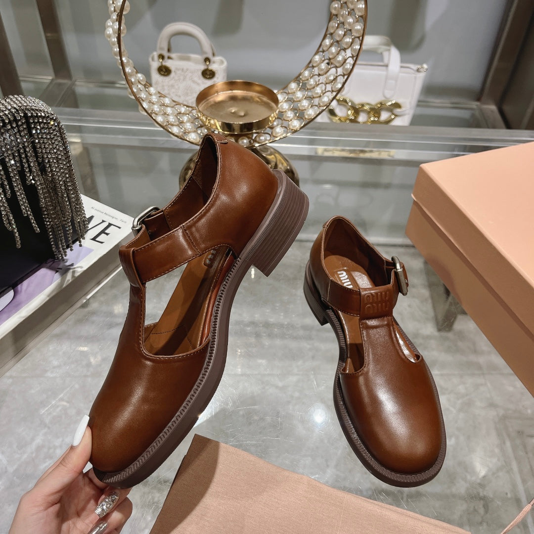 Sandal Chestnut Cowhide With T-string - 35