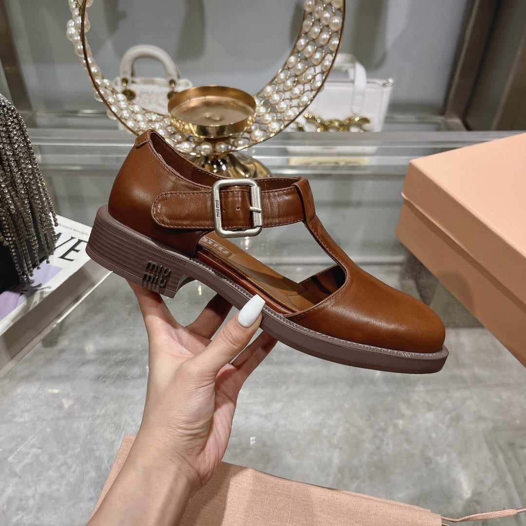 Sandal Chestnut Cowhide With T-string - 35