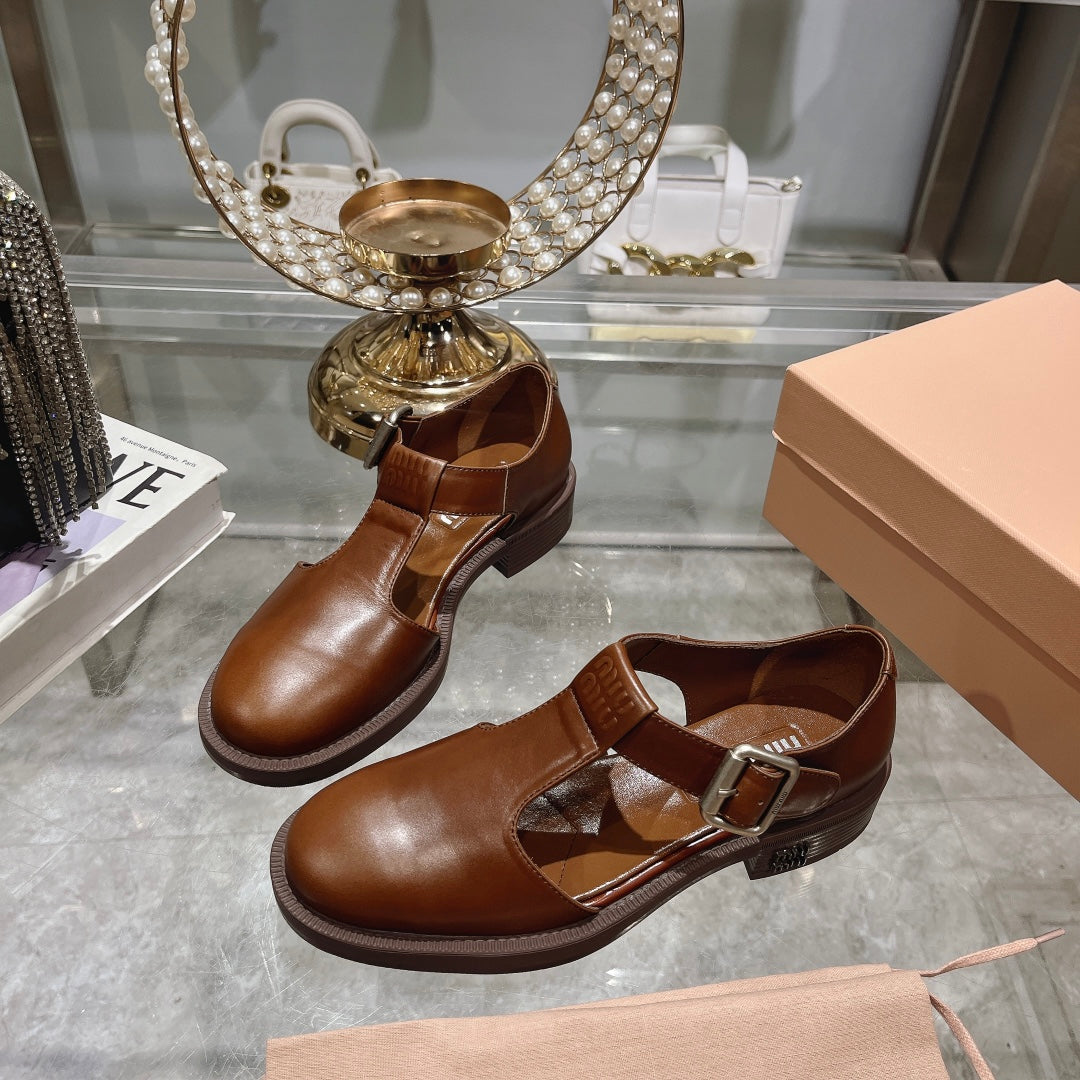 Sandal Chestnut Cowhide With T-string - 35