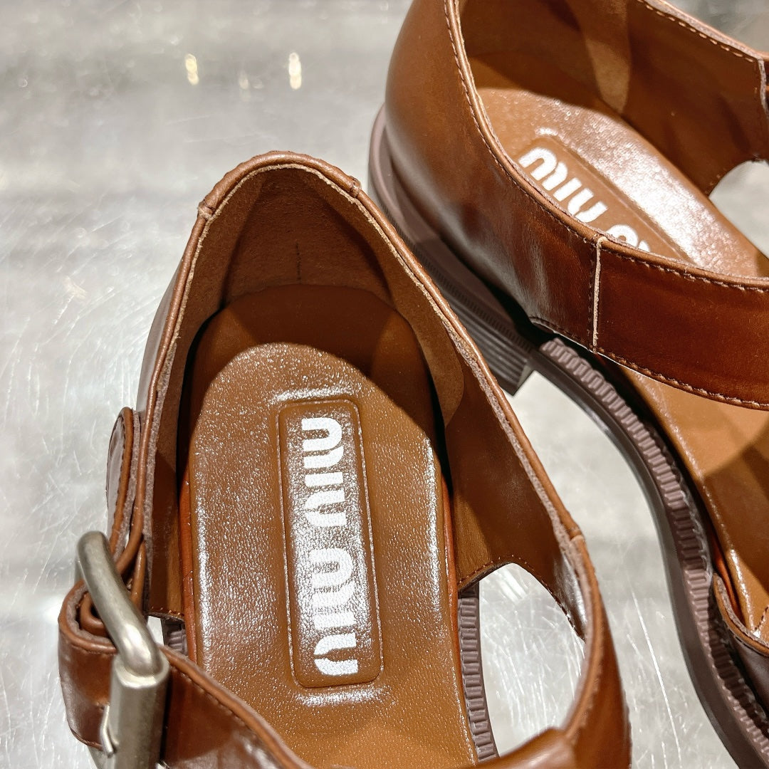 Sandal Chestnut Cowhide With T-string - 35