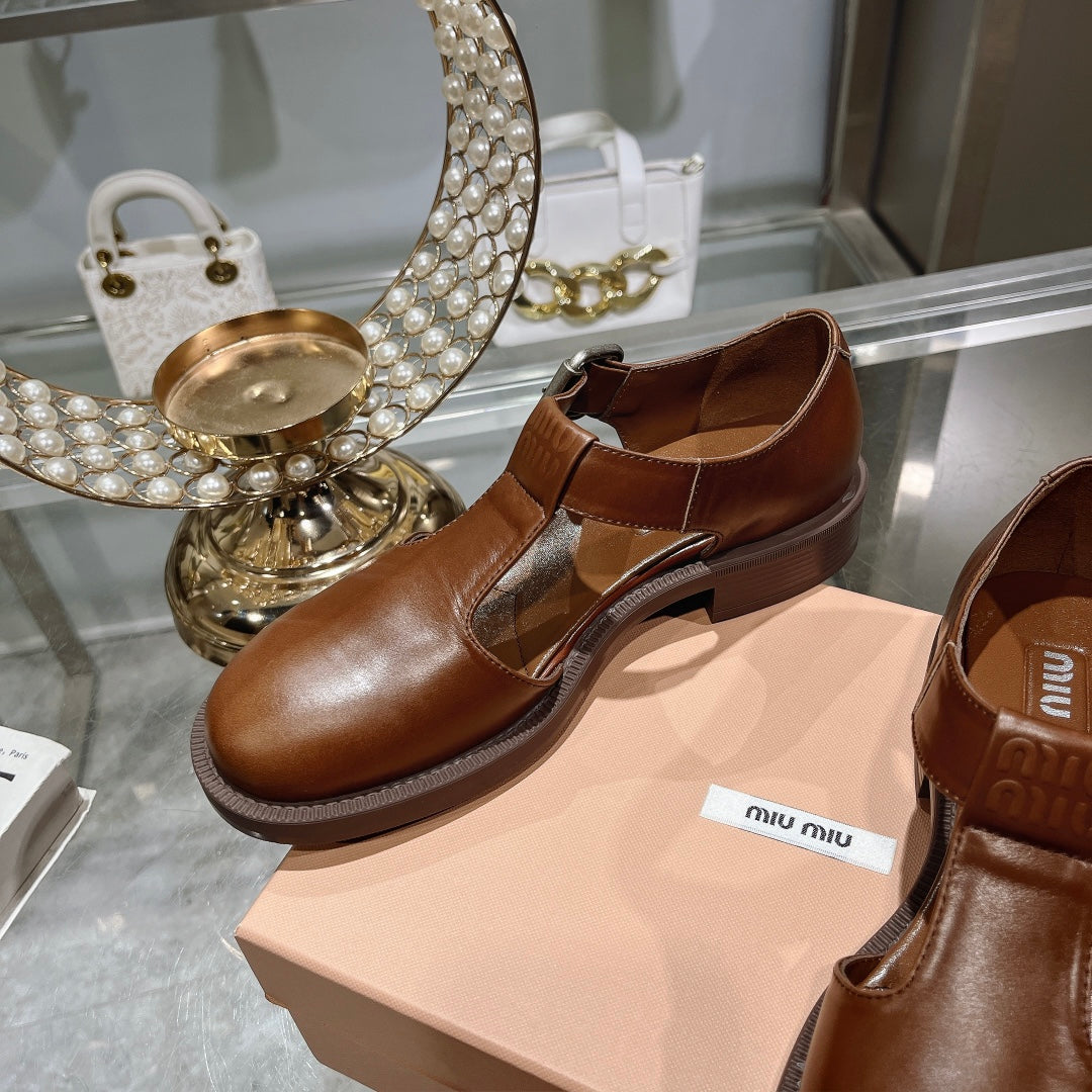 Sandal Chestnut Cowhide With T-string - 35
