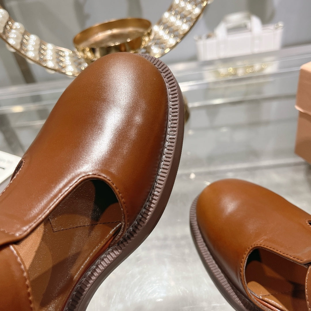Sandal Chestnut Cowhide With T-string - 35