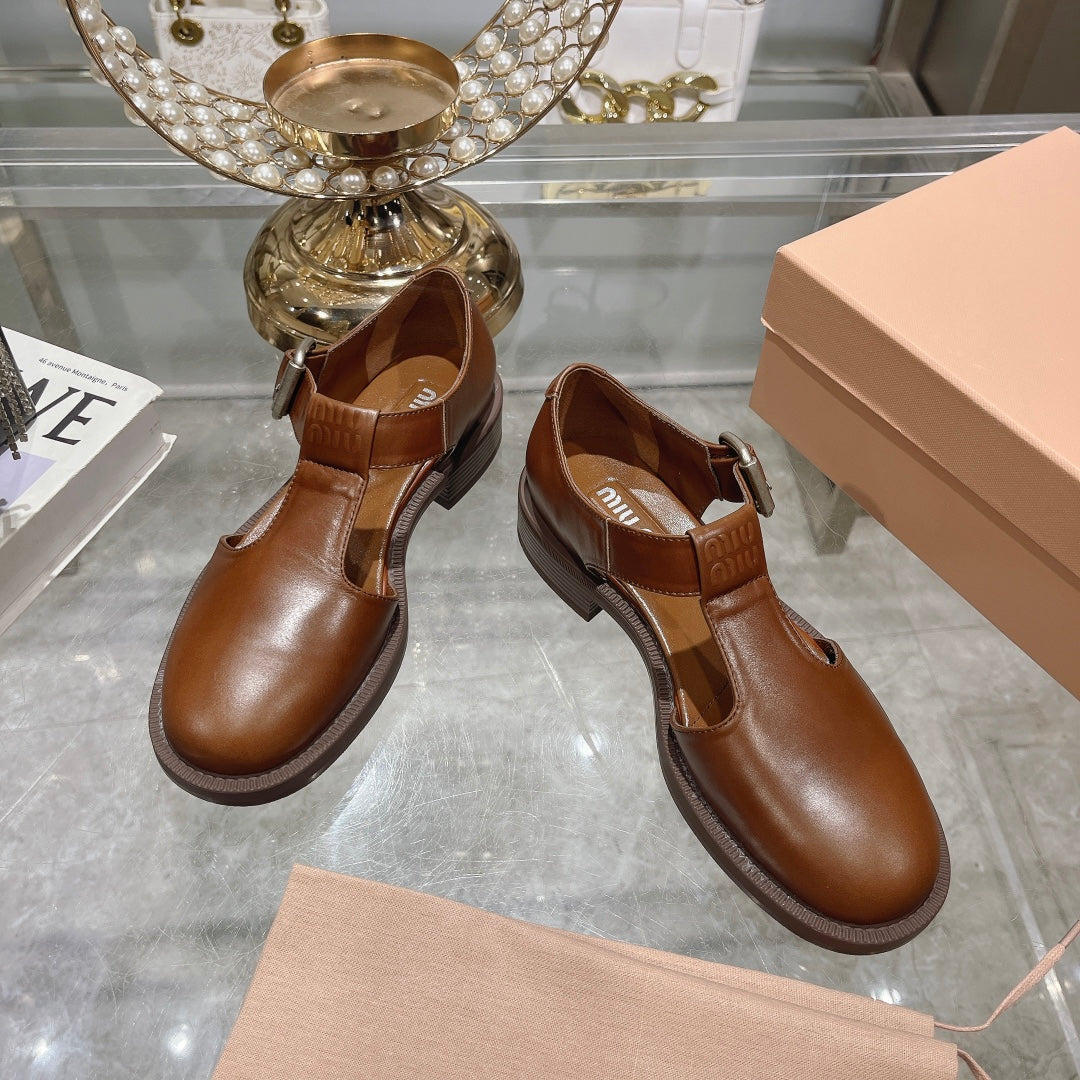Sandal Chestnut Cowhide With T-string - 35