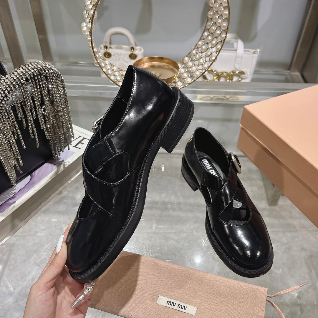Sandal Black Cowhide With Cross-strap - 35