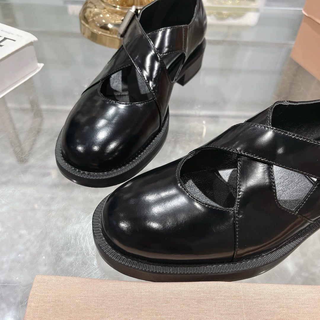 Sandal Black Cowhide With Cross-strap - 35