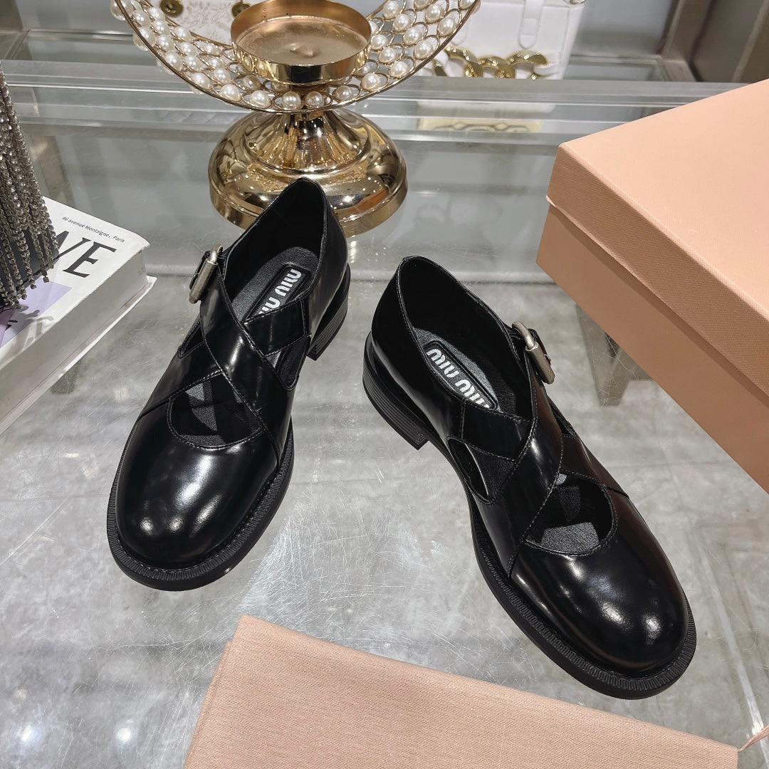 Sandal Black Cowhide With Cross-strap - 35