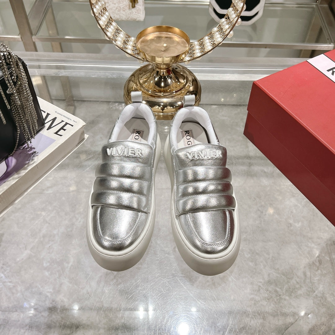 PUFFY LEATHER LOW TOP SNEAKERS IN SILVER PATENT LAMBSKIN - 35
