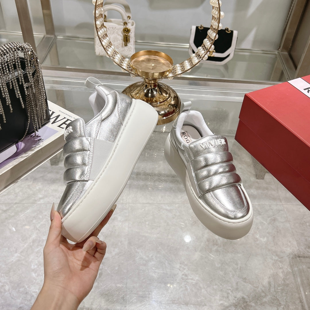 PUFFY LEATHER LOW TOP SNEAKERS IN SILVER PATENT LAMBSKIN - 35