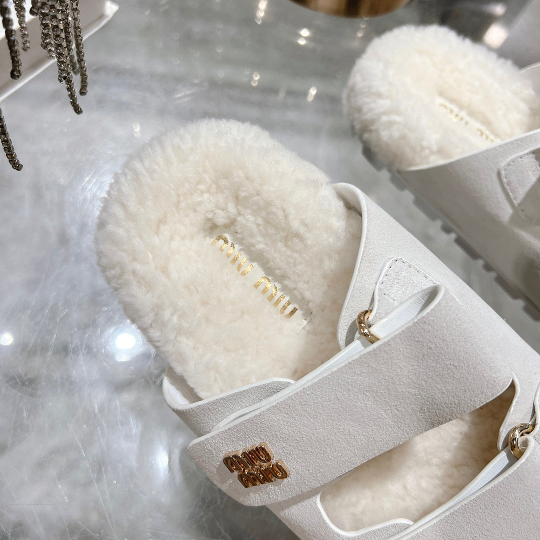 SANDAL SLIDES IN WHITE SUEDE AND SHEARLING LINING - 35