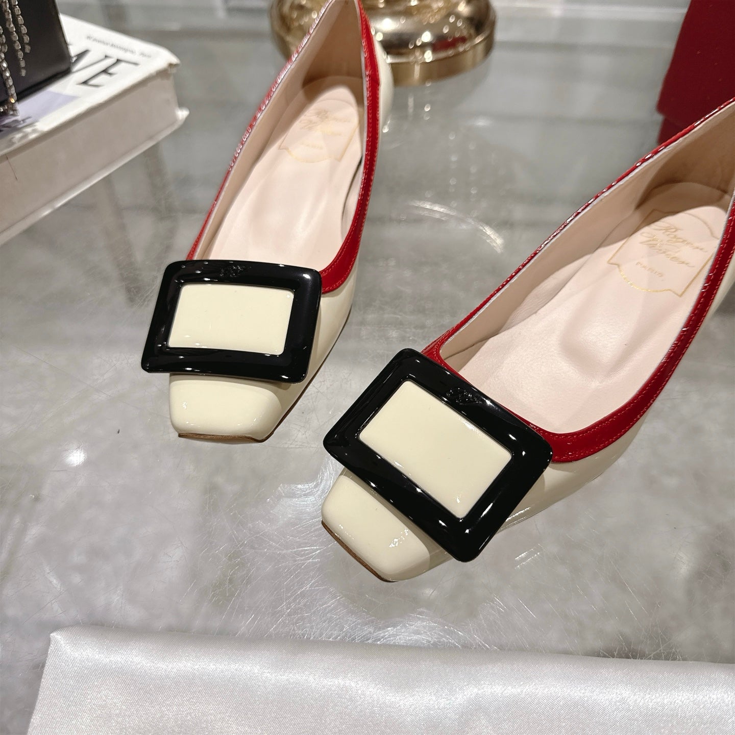ROGER VIVIER 25S TROMPETTE BALLERINAS 25MM IN IVORY CALFSKIN - 35