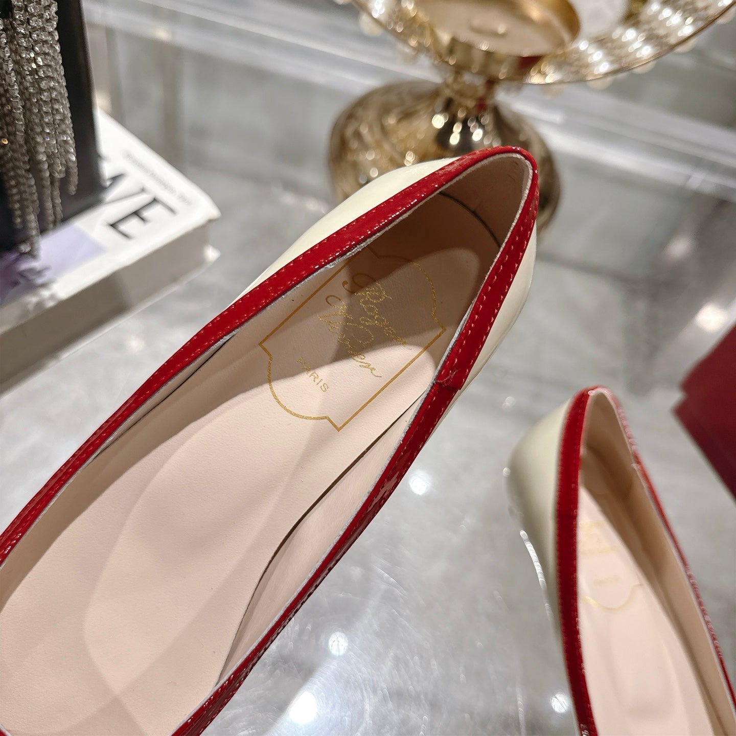 ROGER VIVIER 25S TROMPETTE BALLERINAS 25MM IN IVORY CALFSKIN - 35