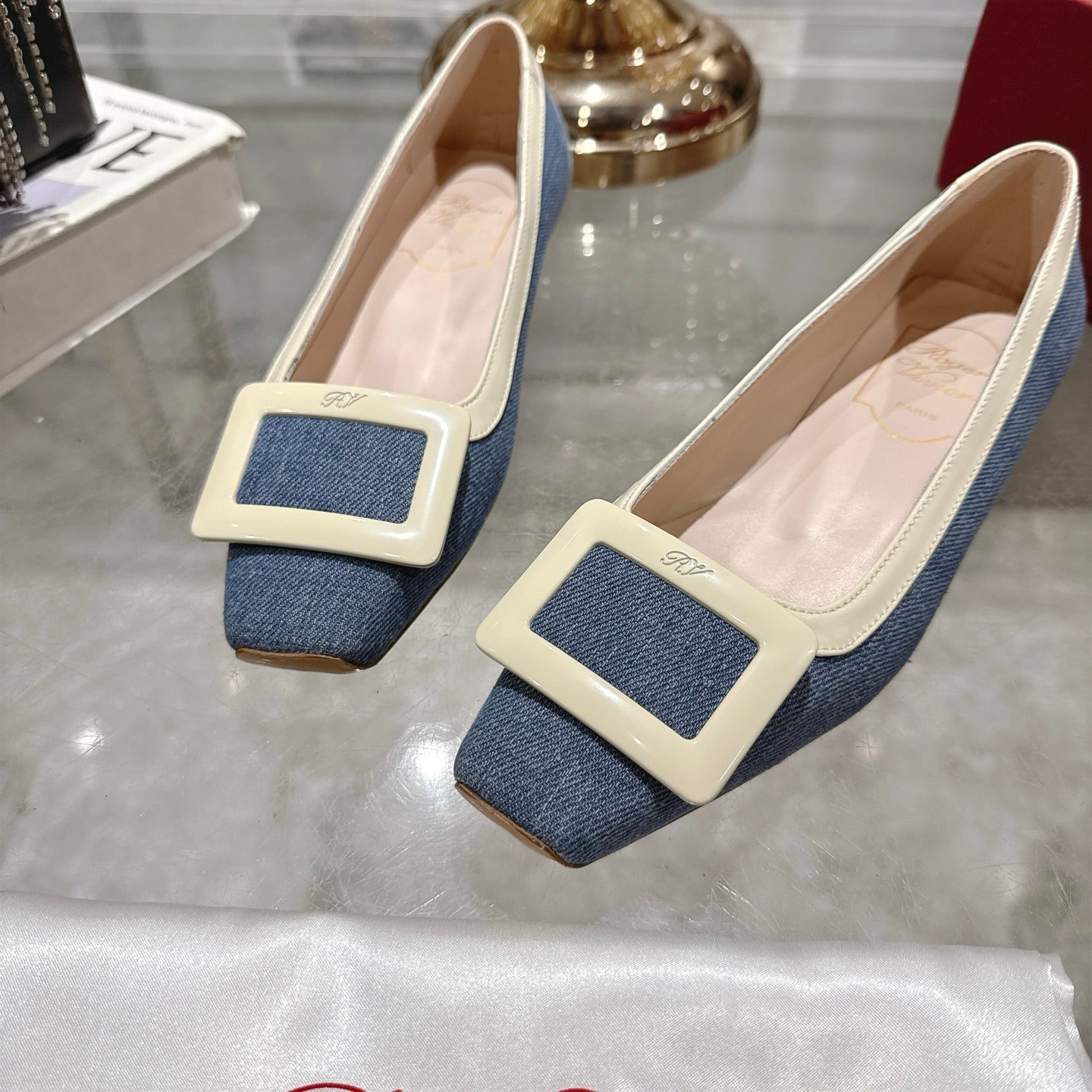 ROGER VIVIER 25S TROMPETTE BALLERINAS 25MM IN BLUE DENIM - 35