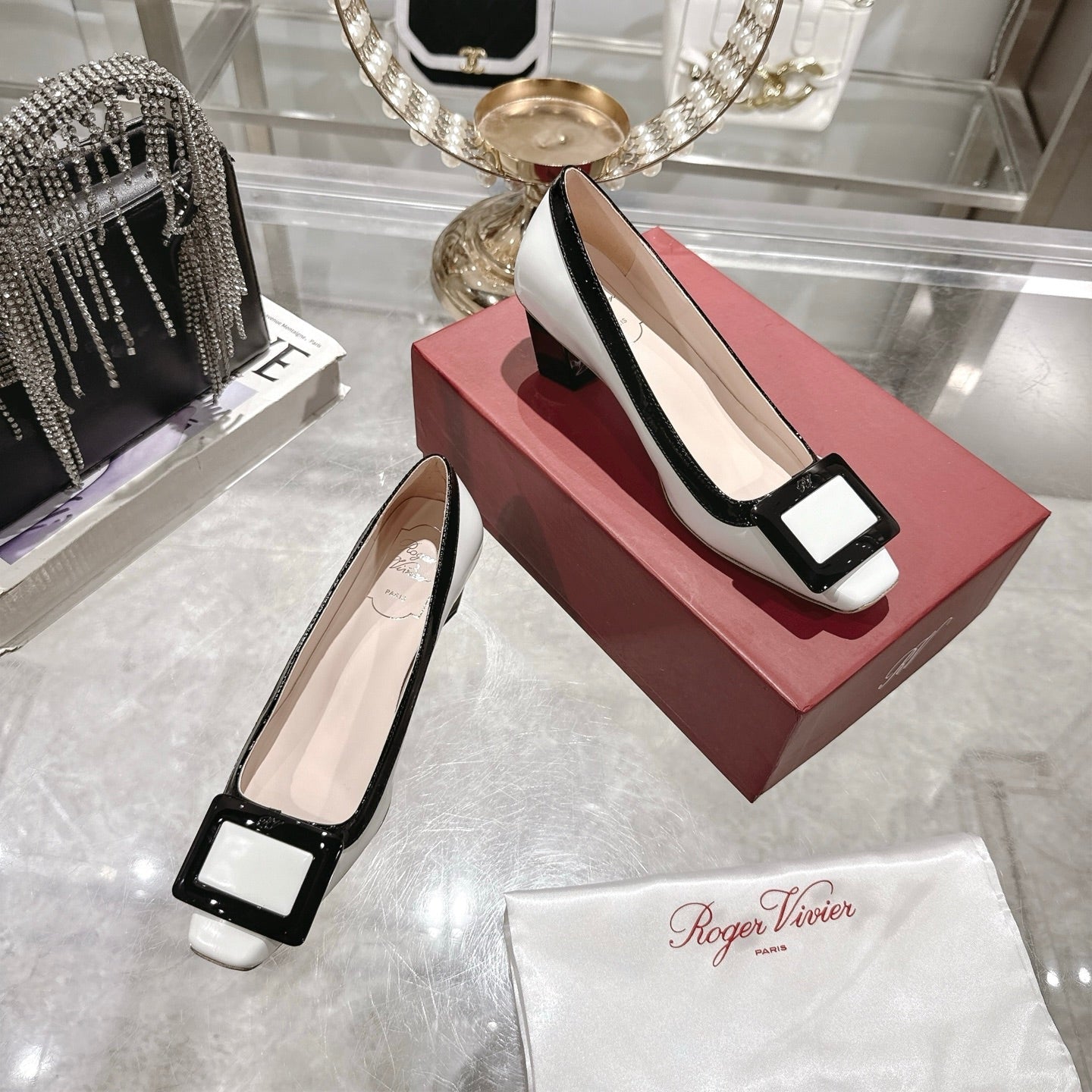 ROGER VIVIER 25S TROMPETTE BALLERINAS 45MM IN WHITE CALFSKIN - 35