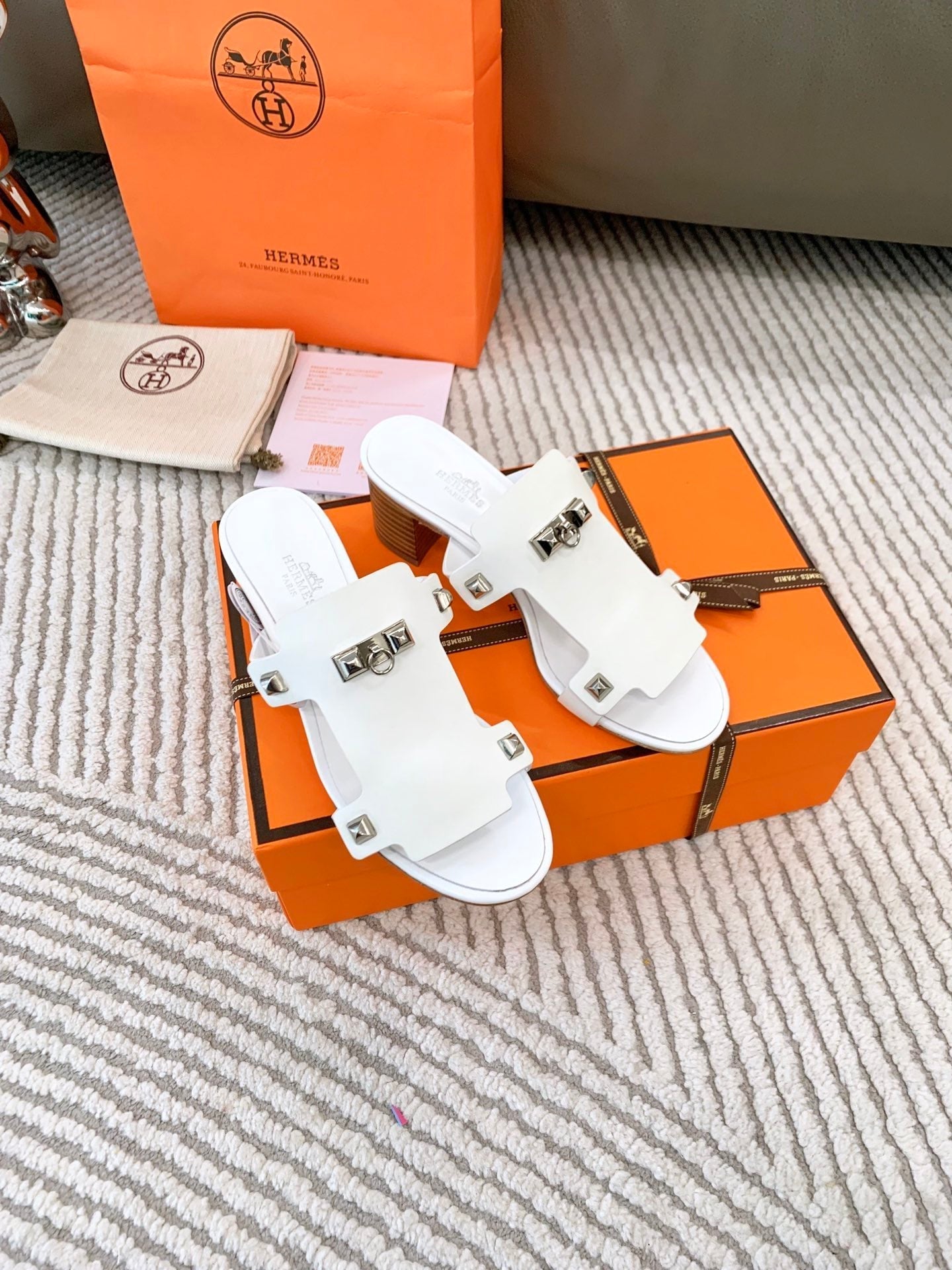 INVINCIBLE 50 SANDAL IN WHITE CALFSKIN - 35
